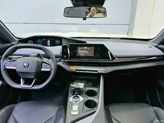 2022 Changan UNI-V 1.5T Premium Type — фото 7