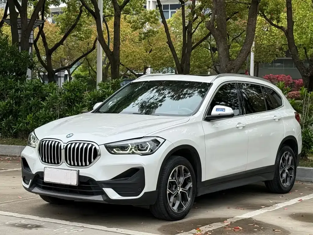 2022 BMW X1