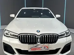 2022 BMW 5 Series 5 525Li M, белый — фото 2