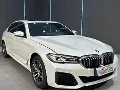 2022 BMW 5 Series 5 525Li M, белый — фото 3