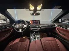 2022 BMW 5 Series 5 525Li M, белый — фото 10