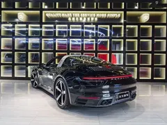 2022 Porsche 911 Targa 4 3.0T, чёрный — фото 4