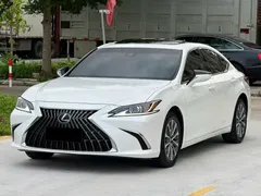 2023 Lexus ES 200, белый — фото 2