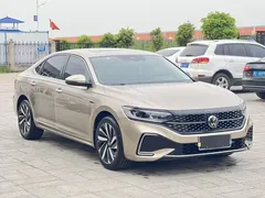 2022 Volkswagen Passat 330TSI Luxury — фото 3