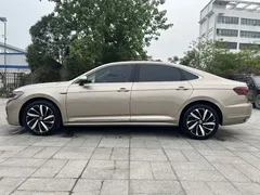 2022 Volkswagen Passat 330TSI Luxury — фото 4
