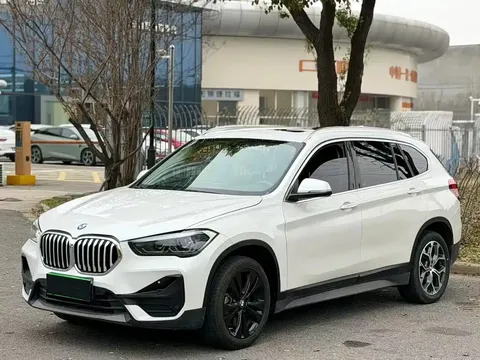 2022 BMW X1