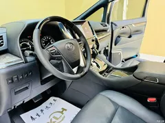 2021 Toyota Alphard Hybrid 2.5L Premium, белый — фото 4