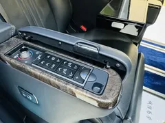 2021 Toyota Alphard Hybrid 2.5L Premium, белый — фото 8