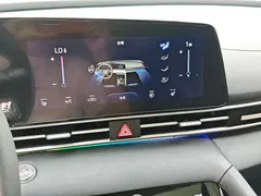 2022 Hyundai Elantra 1.5L CVT LUX Premium, белый — фото 9