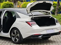 2022 Hyundai Elantra 1.5L CVT LUX Premium, белый — фото 15