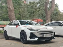 2023 Changan UNI-V 1.5T Premium Type, белый — фото 2