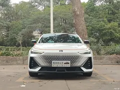 2023 Changan UNI-V 1.5T Premium Type, белый — фото 3