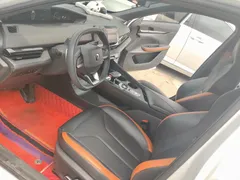 2023 Changan UNI-V 1.5T Premium Type, белый — фото 18
