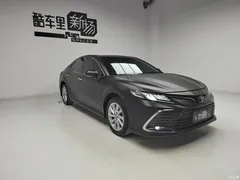 2021 Toyota Camry 2.0G Luxury — фото 3