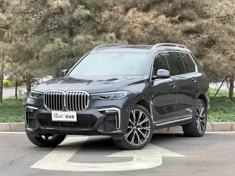 2021 BMW X7 xDrive40i M