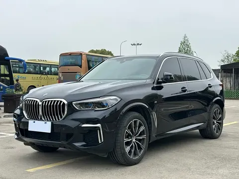 2022 BMW X5 xDrive 30Li M