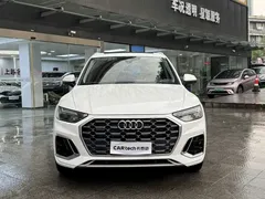 2021 Audi Q5L 40 TFSI Luxury Sport, белый — фото 3