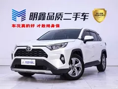 2021 Toyota RAV4 2.0L CVT 2WD Fashion PLUS, белый — фото 1