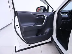 2021 Toyota RAV4 2.0L CVT 2WD Fashion PLUS, белый — фото 18
