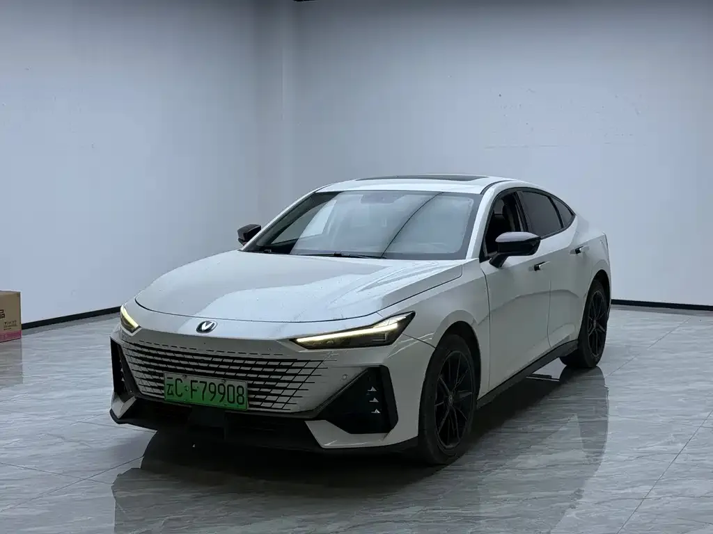 2023 Changan UNI-V iDD PHEV 1.5T 113km