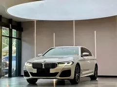 2022 BMW 5 Series 530Li Leading M Sport Package, белый — фото 1