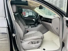2021 Volkswagen Touareg 3.0TSI, чёрный — фото 12