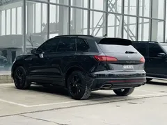 2021 Volkswagen Touareg 3.0TSI, чёрный — фото 18