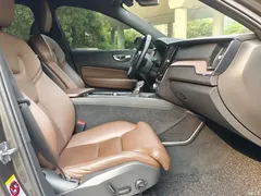 2021 Volvo XC60 T5 4WD Zhiyuan Luxury — фото 4