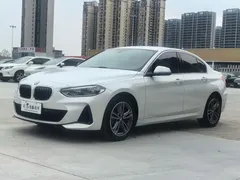 2023 BMW 1 Series 120i M Sport, белый — фото 1