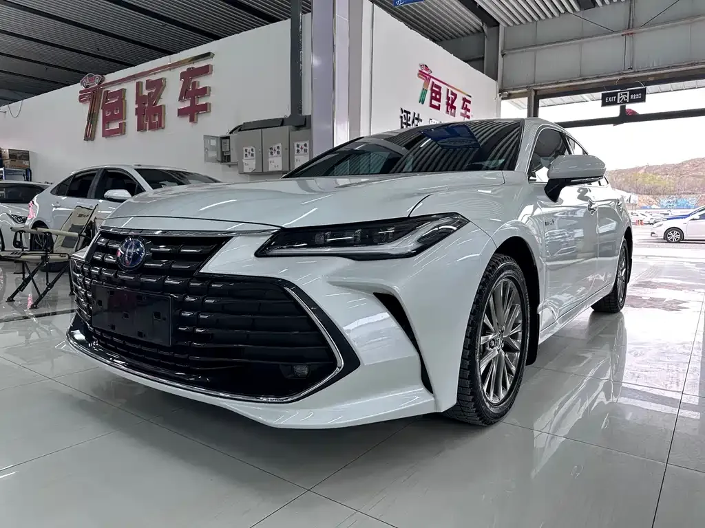 2023 Toyota Avalon Hybrid 2.5L Luxury