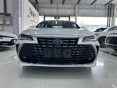 2023 Toyota Avalon Hybrid 2.5L Luxury, белый — фото 2