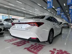 2023 Toyota Avalon Hybrid 2.5L Luxury, белый — фото 6