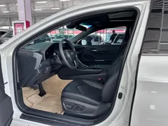 2023 Toyota Avalon Hybrid 2.5L Luxury, белый — фото 10