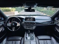 2021 BMW 7 Series 730Li M, чёрный — фото 7