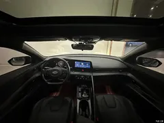 2021 Hyundai Elantra 240TGDi DCT LUX Premium, синий — фото 13