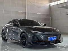 2022 Changan UNI-V 1.5T Sport — фото 3