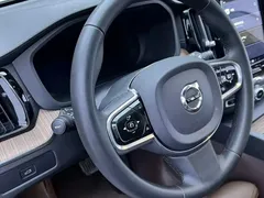 2023 Volvo XC60 4WD Luxury, белый — фото 10