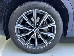 2021 BMW X6 xDrive40i M Sport Package, чёрный — фото 22