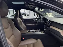 2023 Volvo XC60 B5 4WD Zhiyuan Luxury, чёрный — фото 11