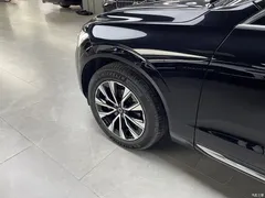 2023 Volvo XC60 B5 4WD Zhiyuan Luxury, чёрный — фото 17