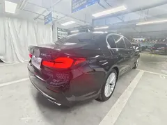 2021 BMW 5 Series 535Le PHEV Luxury Package, чёрный — фото 5