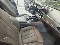 2021 BMW 5 Series 535Le PHEV Luxury Package, чёрный — фото 17