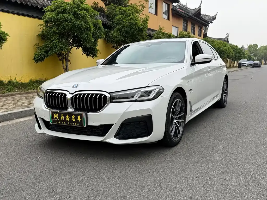 2022 BMW 5 Series 5 535Le M