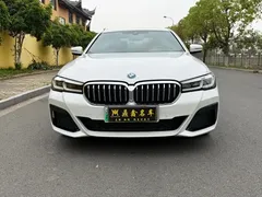 2022 BMW 5 Series 5 535Le M, белый — фото 2