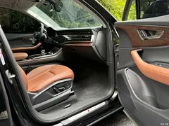 2023 Audi Q7 55 TFSI quattro S line sporty, чёрный — фото 8