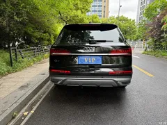 2023 Audi Q7 55 TFSI quattro S line sporty, чёрный — фото 10