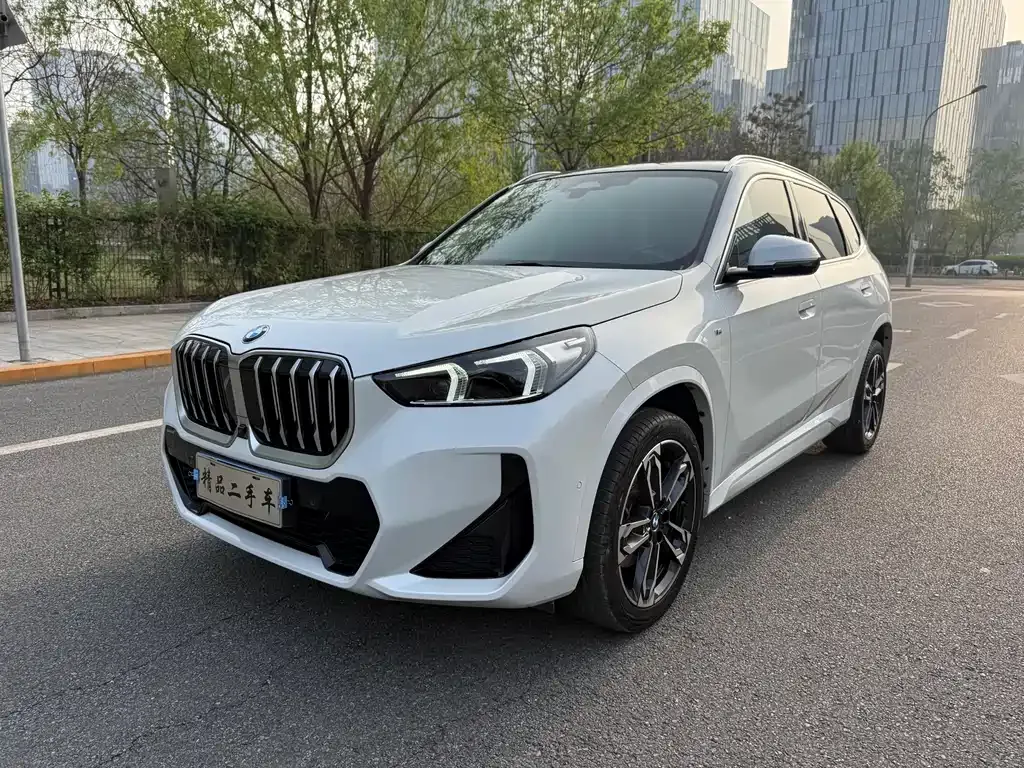 2023 BMW X1 M