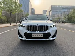 2023 BMW X1 M, белый — фото 2