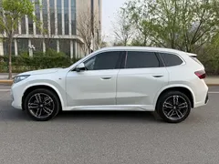 2023 BMW X1 M, белый — фото 5
