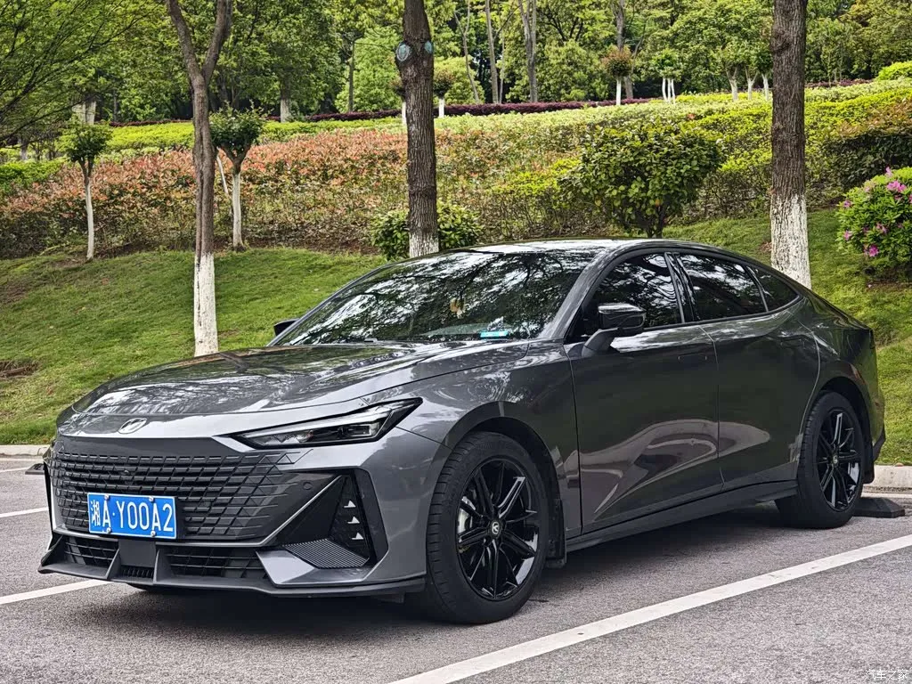 2023 Changan UNI-V 1.5T Premium Type